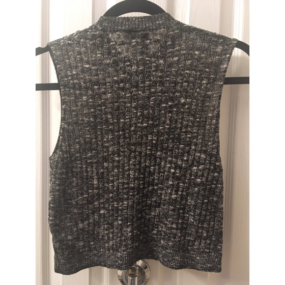 Sweater-style Turtleneck H&M Tank - Picture 2 of 4